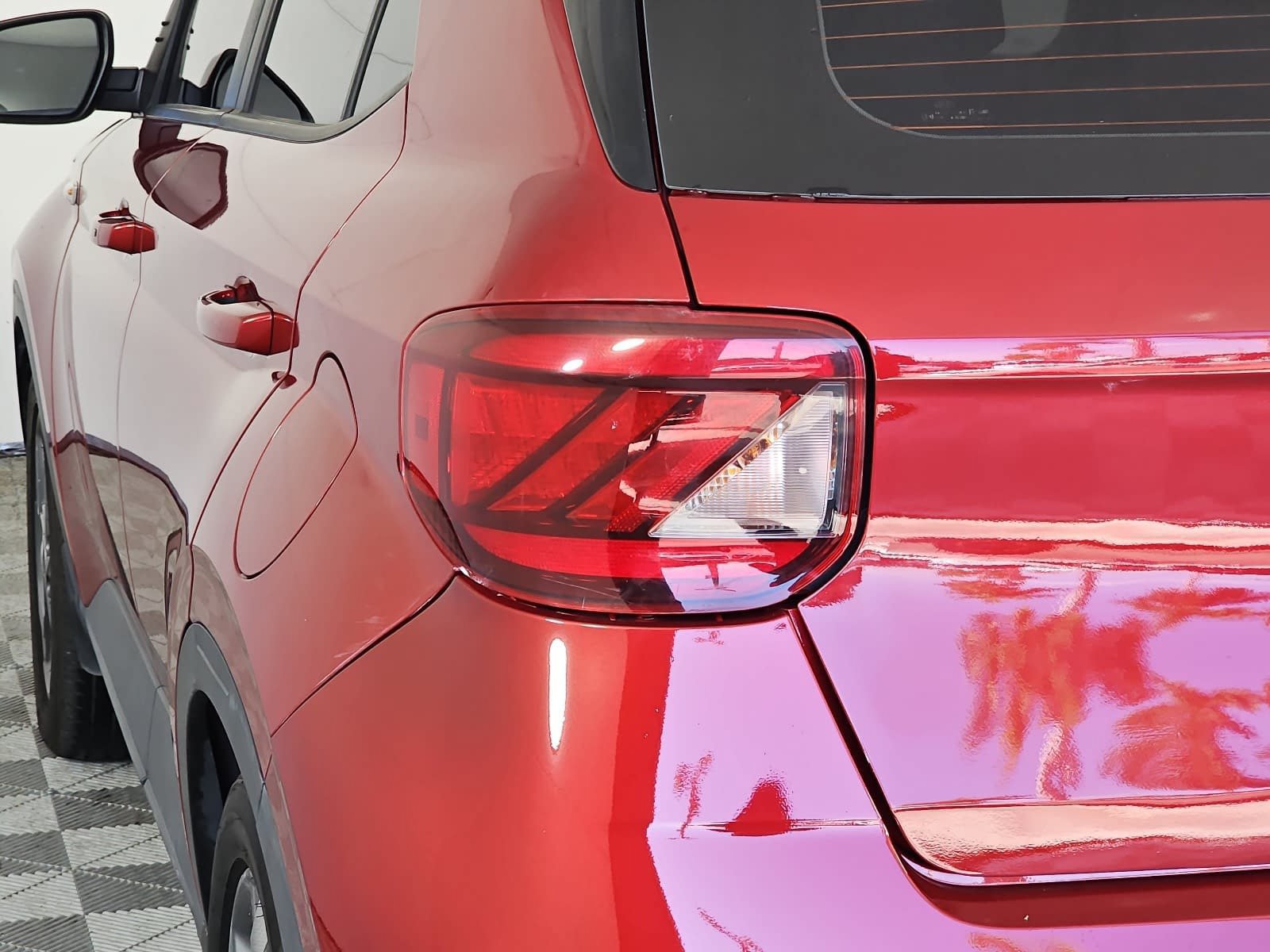 Used 2024 Hyundai Venue Limited FWD image 30