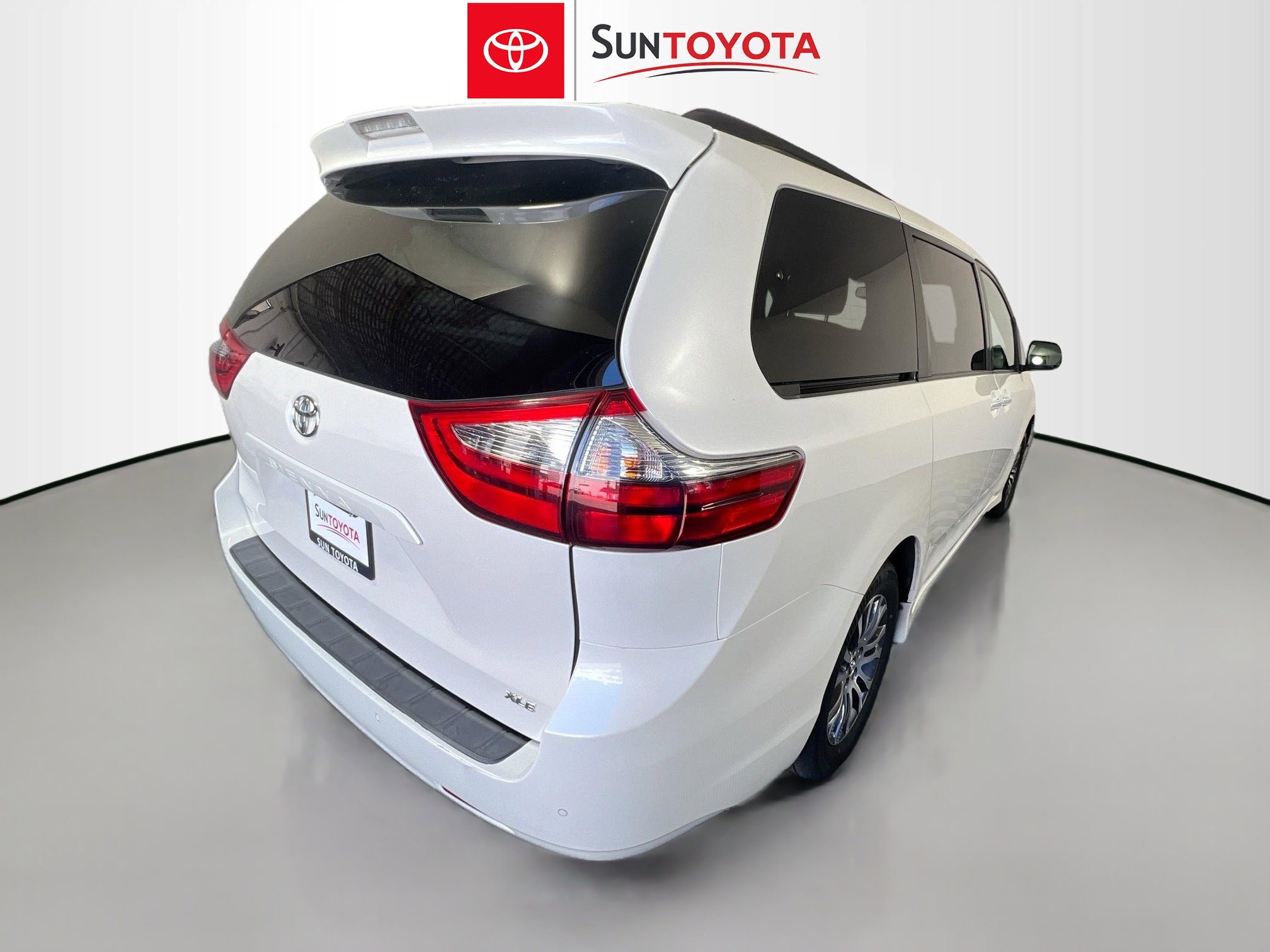 Used 2020 Toyota Sienna XLE image 5
