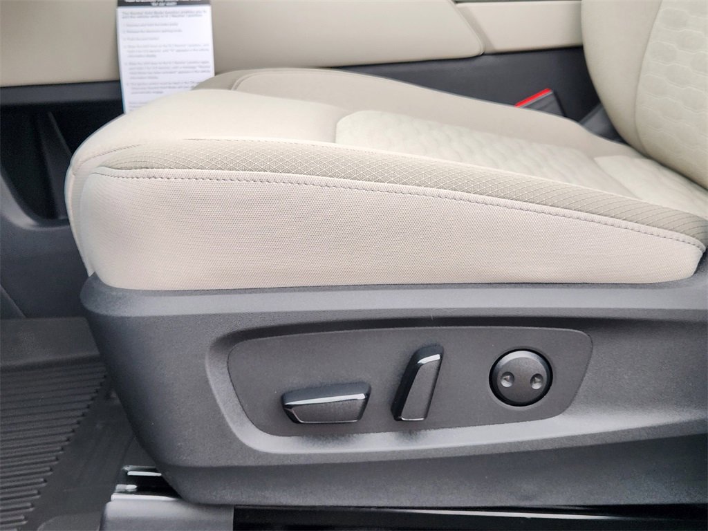 New 2025 Nissan Pathfinder SV image 19