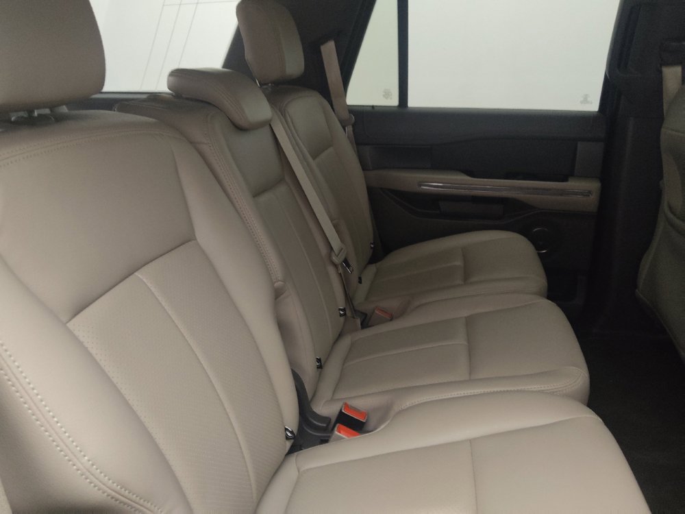 Used 2020 Ford Expedition XLT RWD image 19