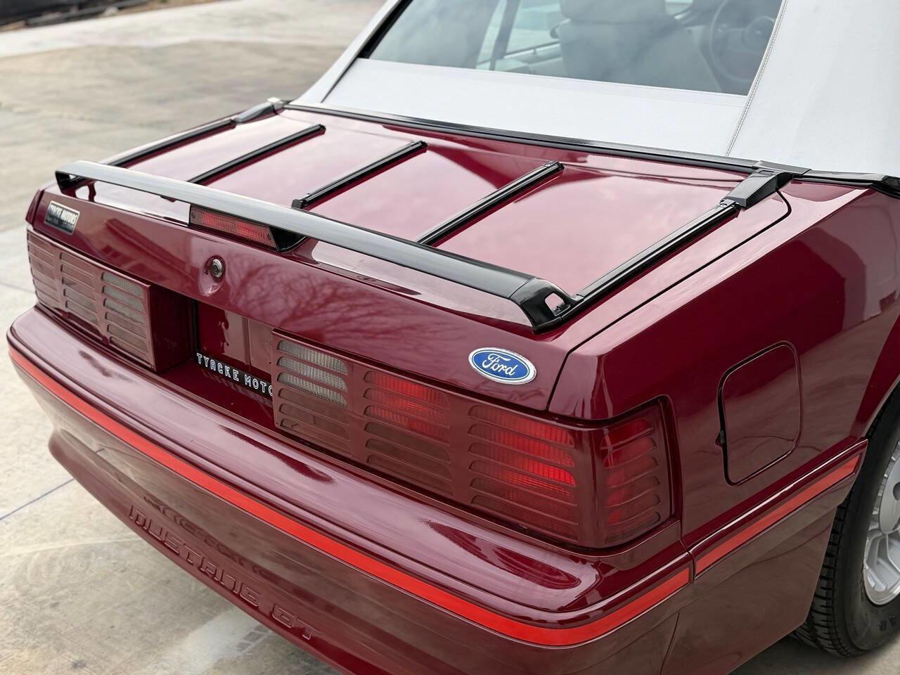 Used 1988 Ford Mustang GT image 16