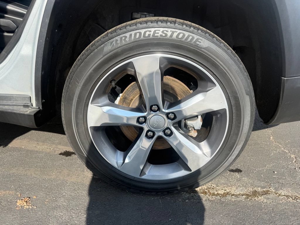 Used 2021 Jeep Grand Cherokee L Limited AWD/4WD image 32