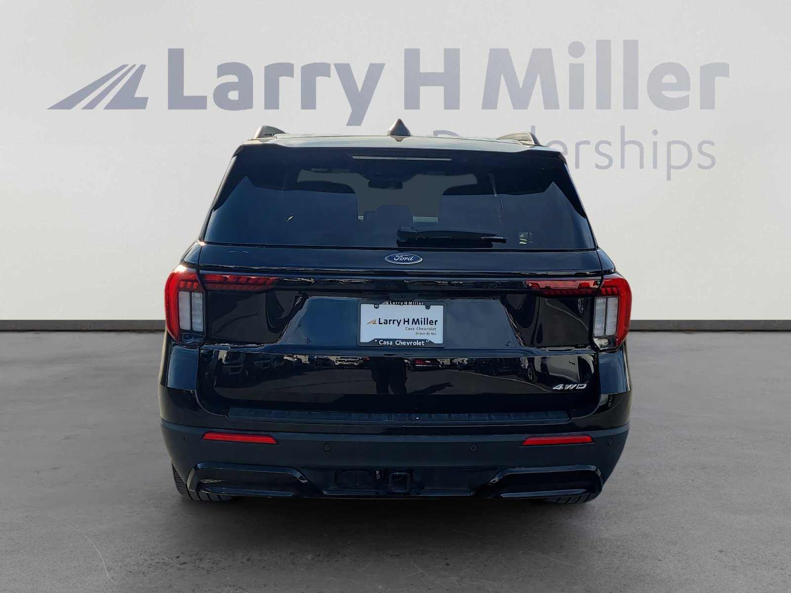 Used 2025 Ford Explorer ST-Line w/ ST-Line Street Pack image 4