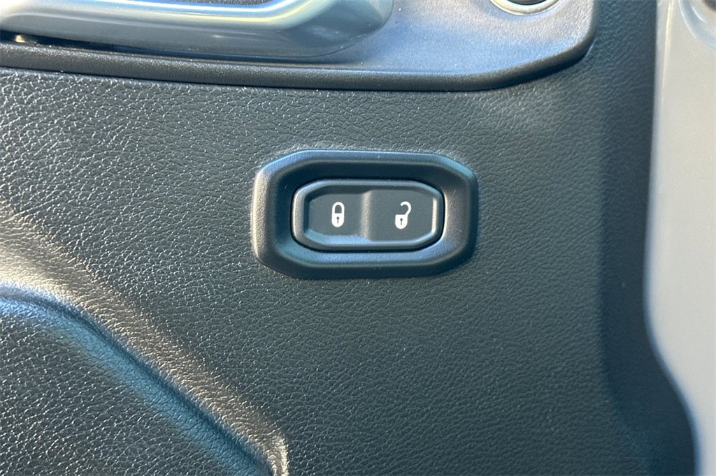 Used 2021 Jeep Wrangler Sport S image 12