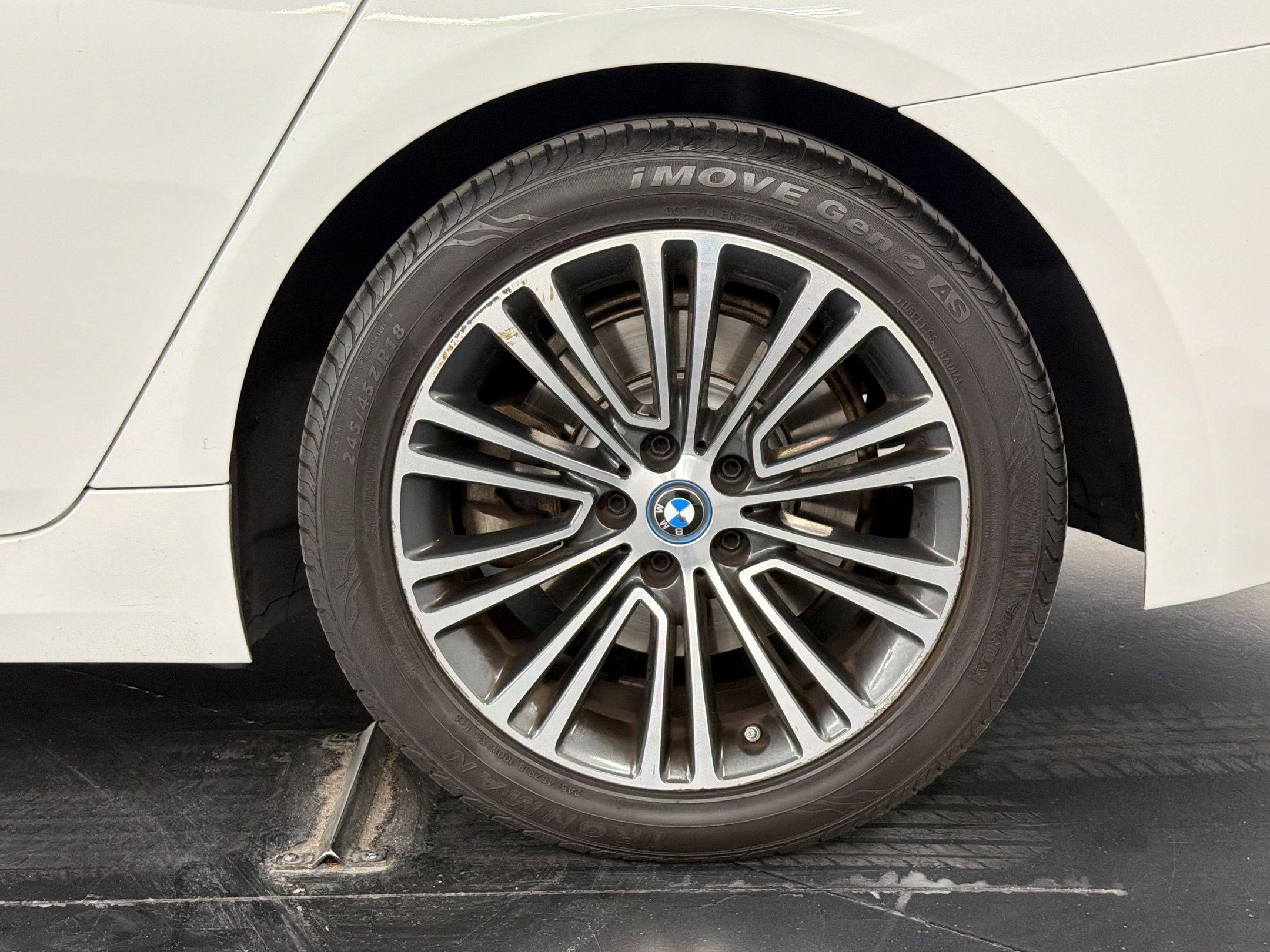 Used 2018 BMW 530e xDrive 530e xDrive iPerformance image 29