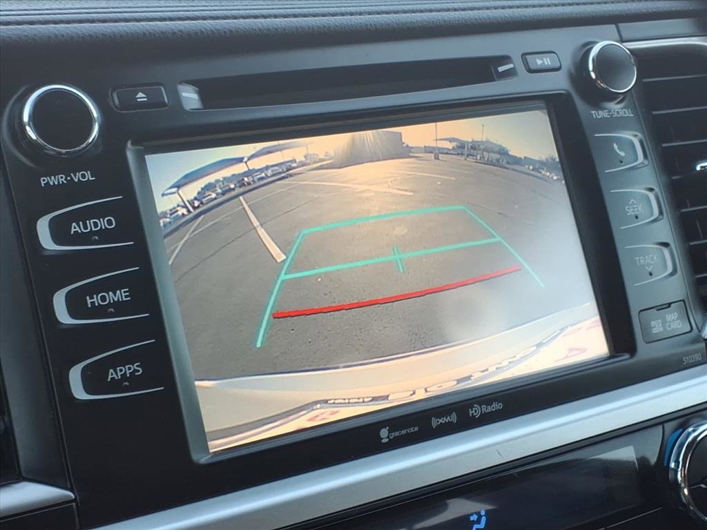 Used 2017 Toyota Highlander SE image 21