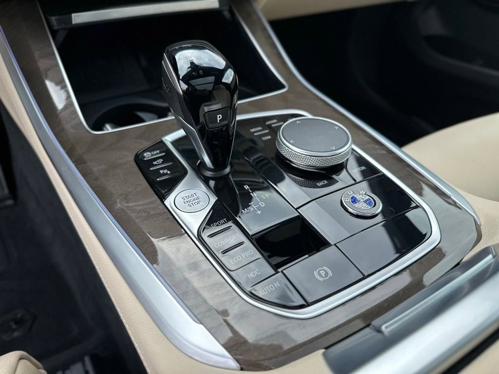 Used 2022 BMW X5 xDrive40i w/ Premium Package AWD/4WD image 31