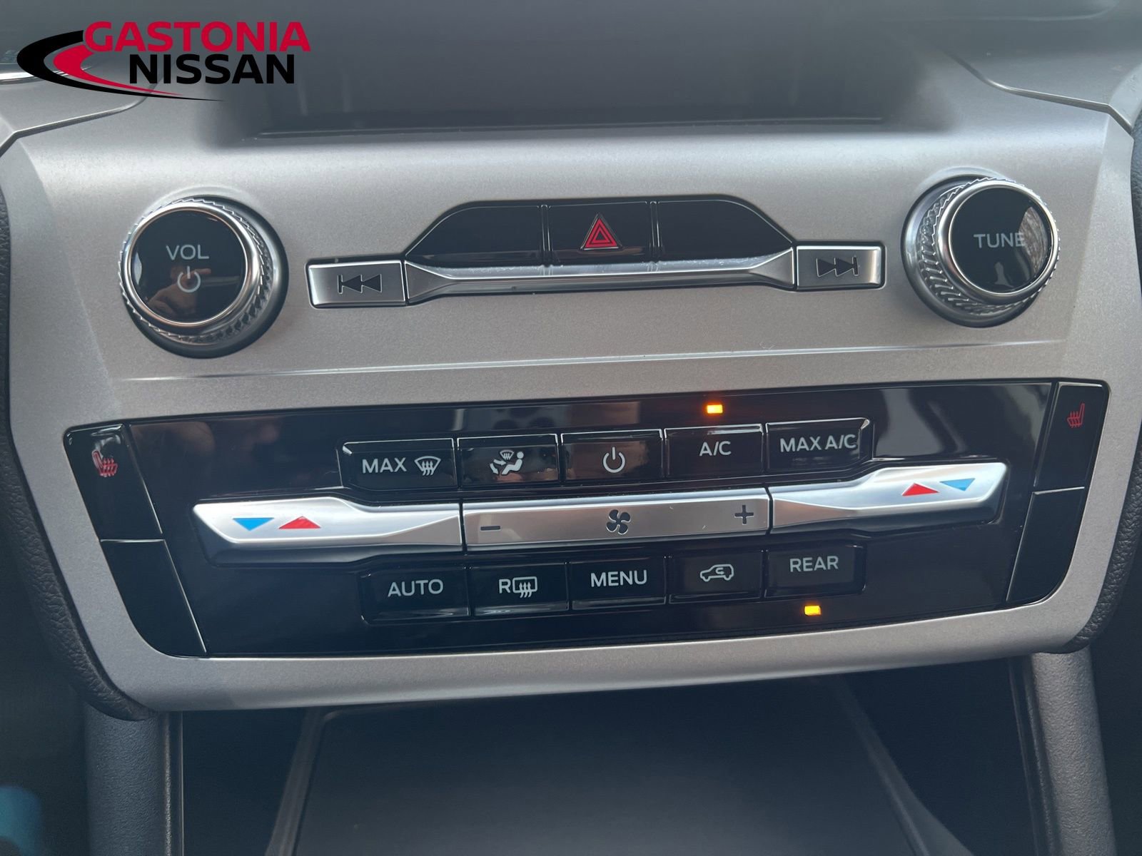 Used 2022 Ford Explorer XLT image 45