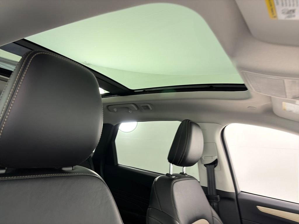 Certified 2021 Ford Escape Titanium w/ Titanium Elite Package image 27