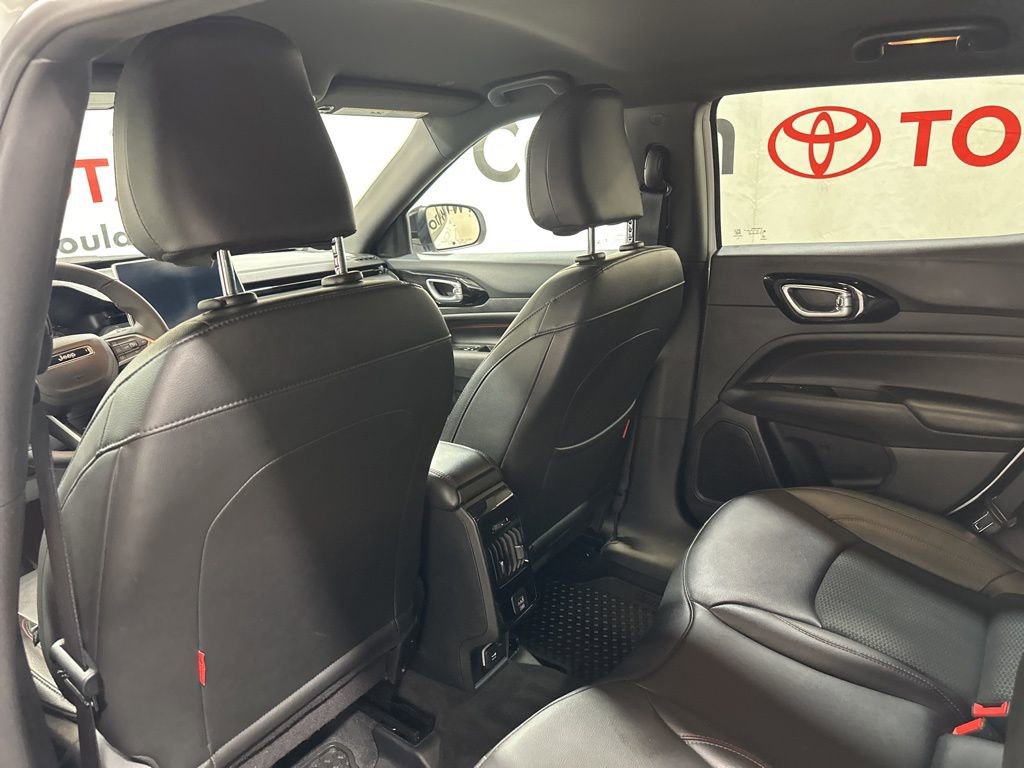 Used 2025 Jeep Compass Trailhawk image 21