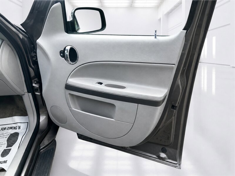 Used 2011 Chevrolet HHR LT FWD image 28