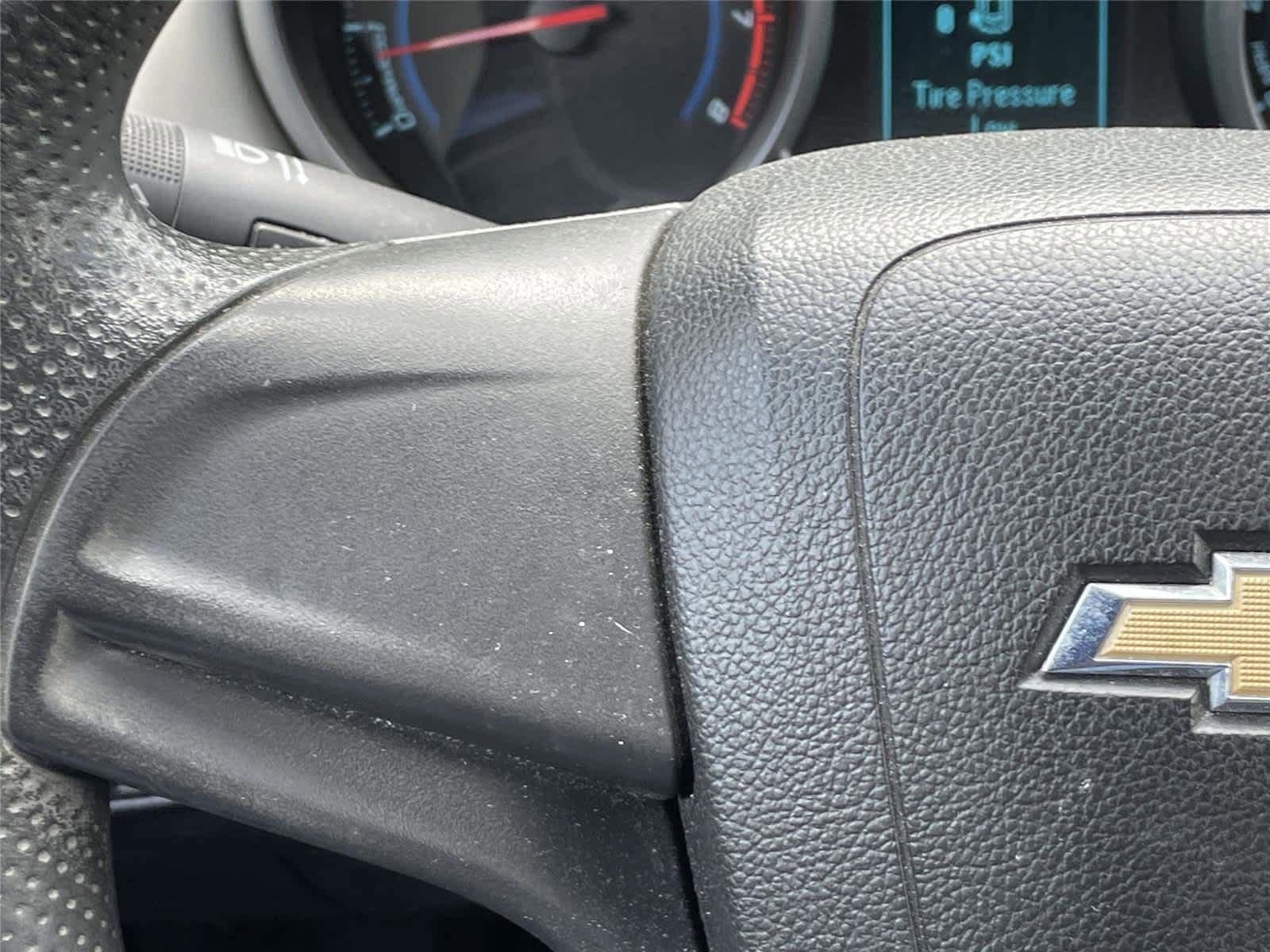Used 2014 Chevrolet Cruze LS FWD image 19