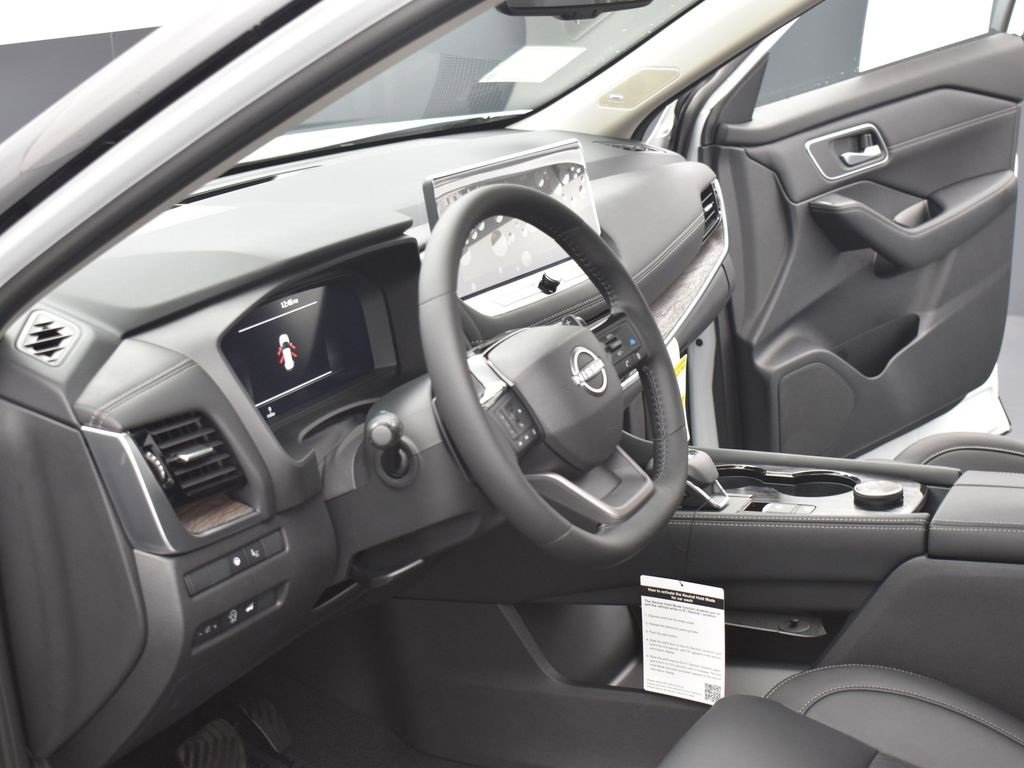 New 2026 Nissan Rogue Platinum image 7