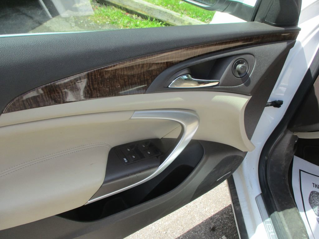 Used 2013 Buick Regal Premium FWD image 10