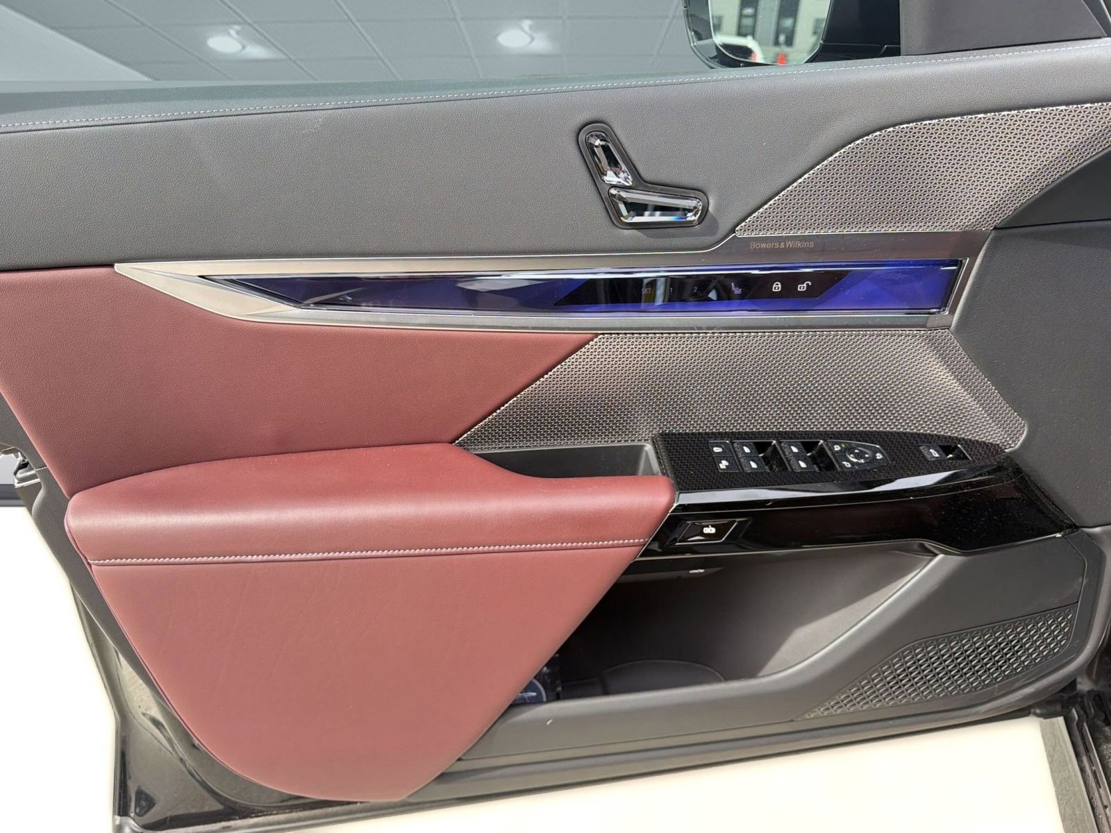 Used 2024 BMW 760i xDrive w/ Executive Package image 22