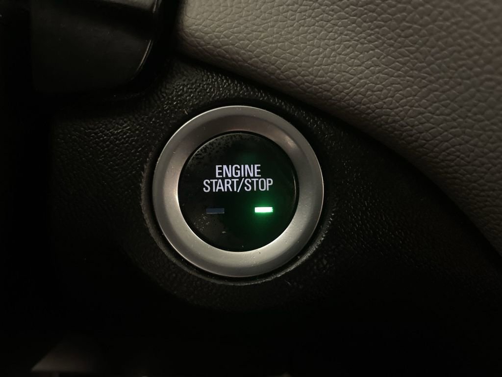 Used 2019 Chevrolet Equinox LT w/ Driver Convenience Package image 10