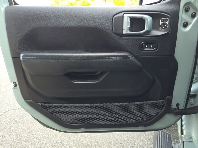 Used 2023 Jeep Wrangler Unlimited Rubicon 4xe w/ Cold Weather Group AWD/4WD image 7