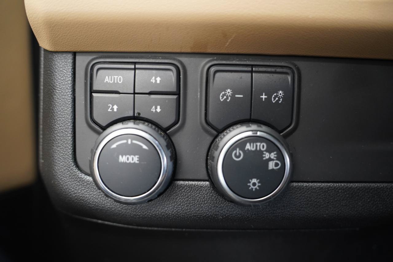 Used 2024 Chevrolet Tahoe Premier AWD/4WD image 21
