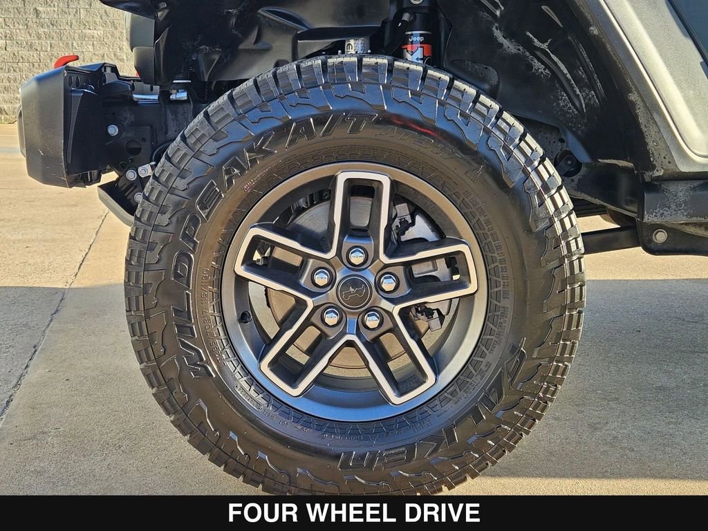 Used 2025 Jeep Gladiator Mojave w/ Convenience Group image 35