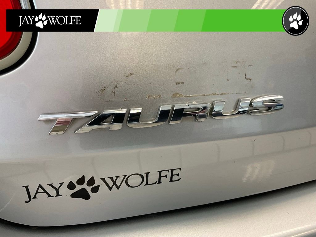Used 2010 Ford Taurus Limited image 21