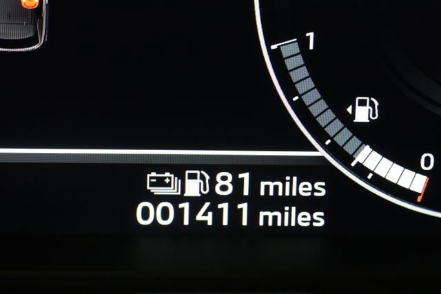Used 2025 Mitsubishi Outlander ES image 13