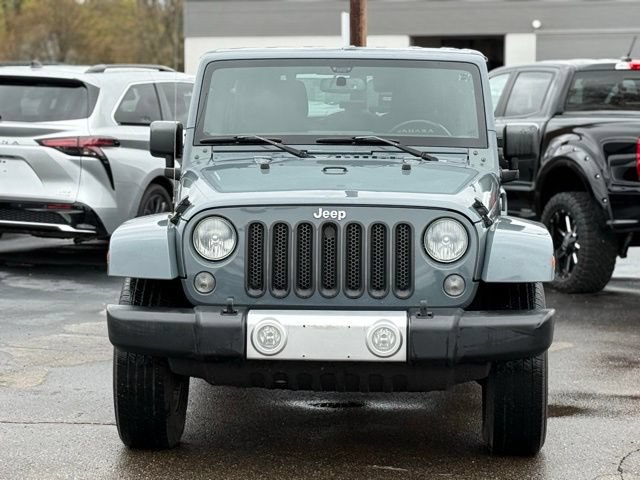 Used 2015 Jeep Wrangler Unlimited Sahara w/ Dual Top Group AWD/4WD image 30