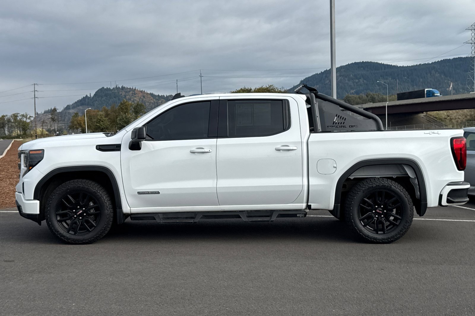 Used 2022 GMC Sierra 1500 Elevation image 6
