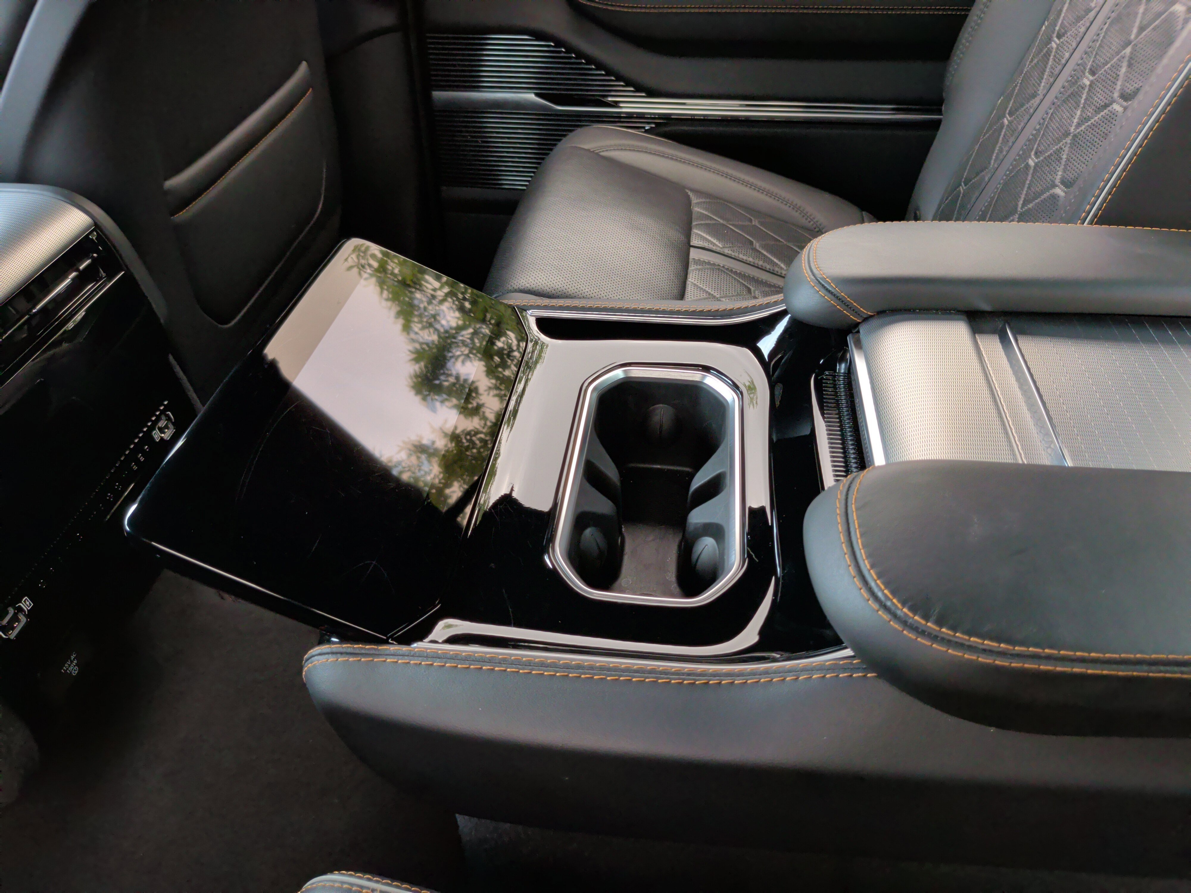 Used 2023 Jeep Grand Wagoneer Series III image 35