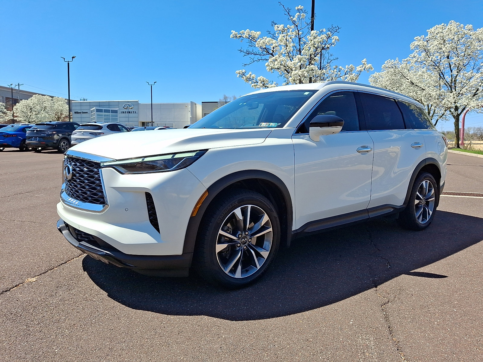 Certified 2023 INFINITI QX60 Luxe w/ Cargo Package image 3