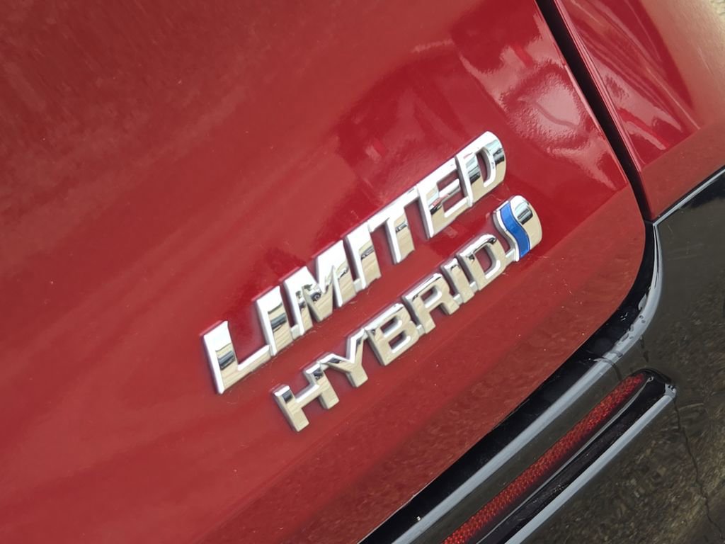Used 2022 Toyota Sienna Limited FWD image 9