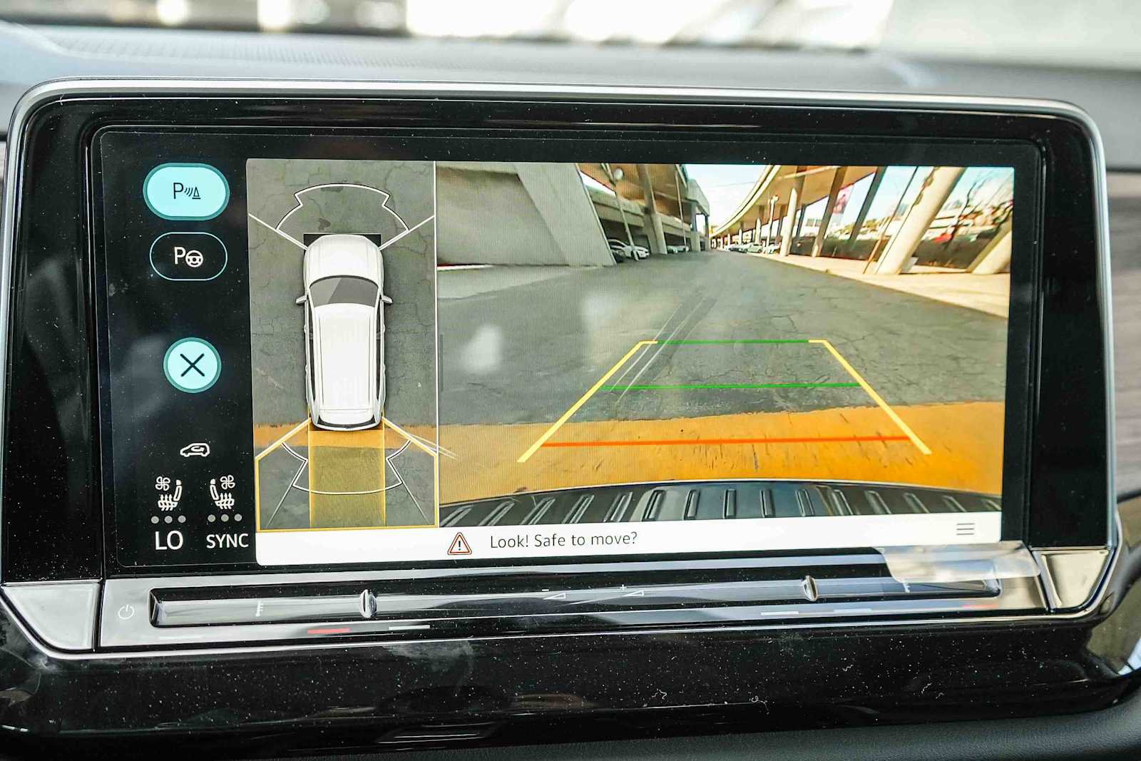 New 2026 Volkswagen Atlas SEL Premium R-Line image 25