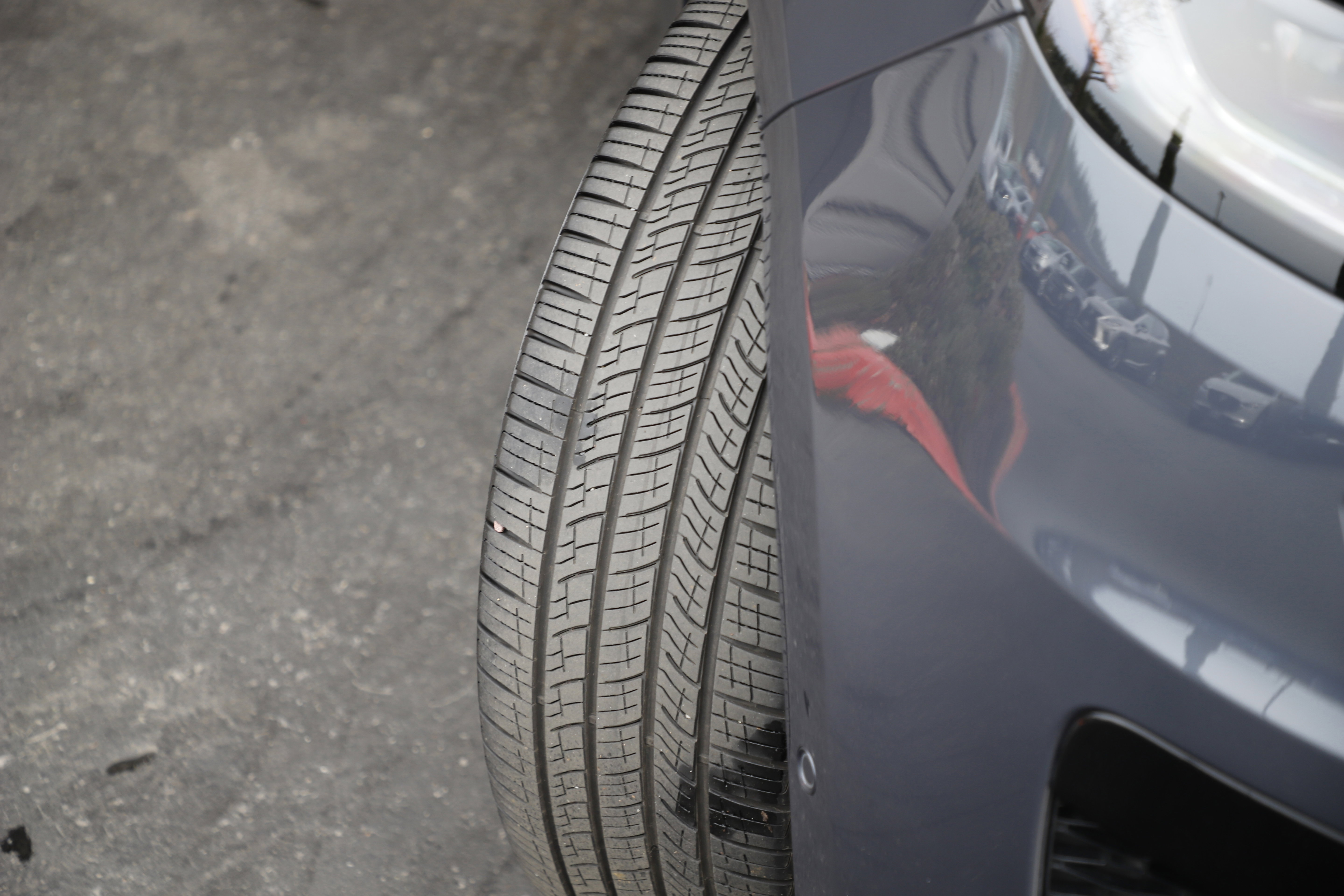 Certified 2025 Land Rover Range Rover Sport image 3