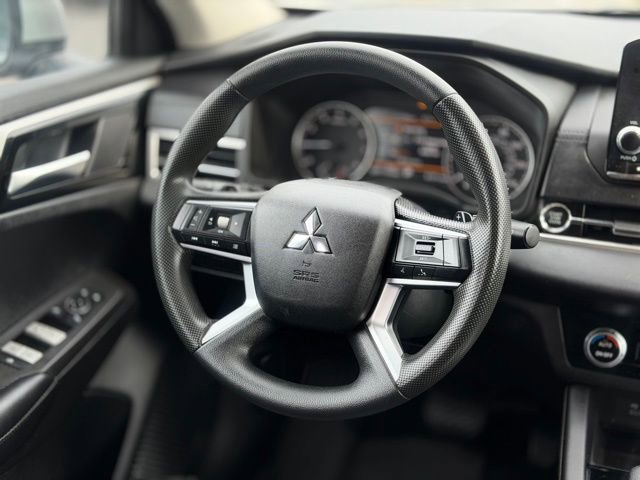 Used 2022 Mitsubishi Outlander ES image 15