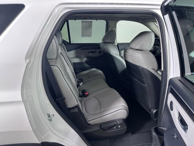 Used 2023 Honda Pilot Elite image 12