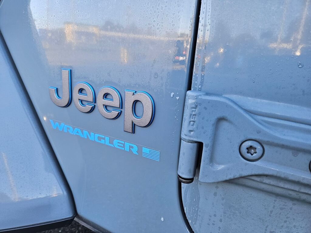 Used 2024 Jeep Wrangler Unlimited AWD/4WD image 12