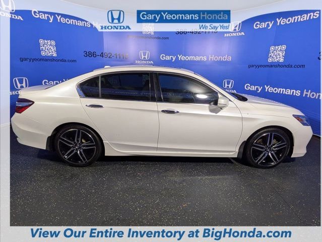 Used 2017 Honda Accord Touring image 4