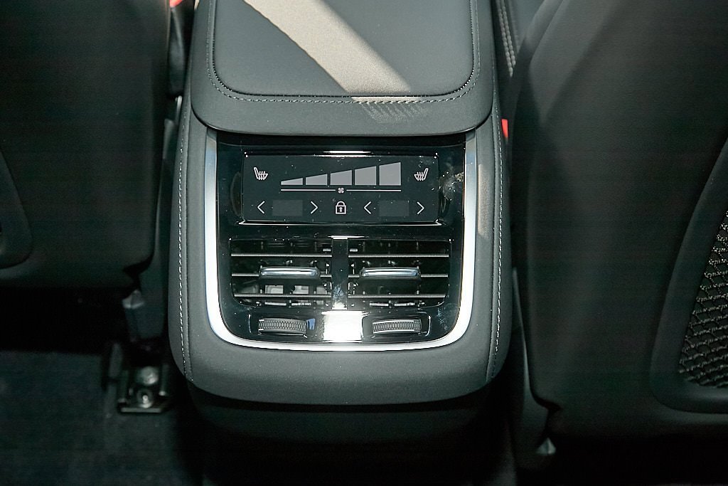 New 2026 Volvo XC90 B5 Ultra w/ Protection Package image 26