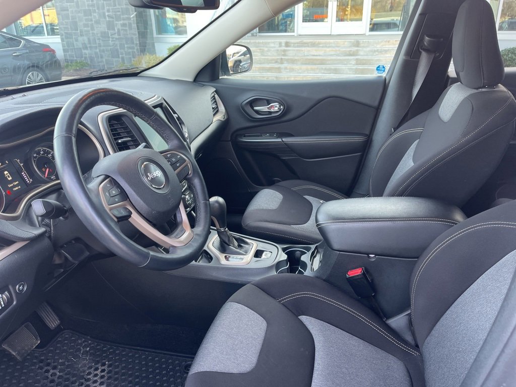 Used 2014 Jeep Cherokee Latitude image 11