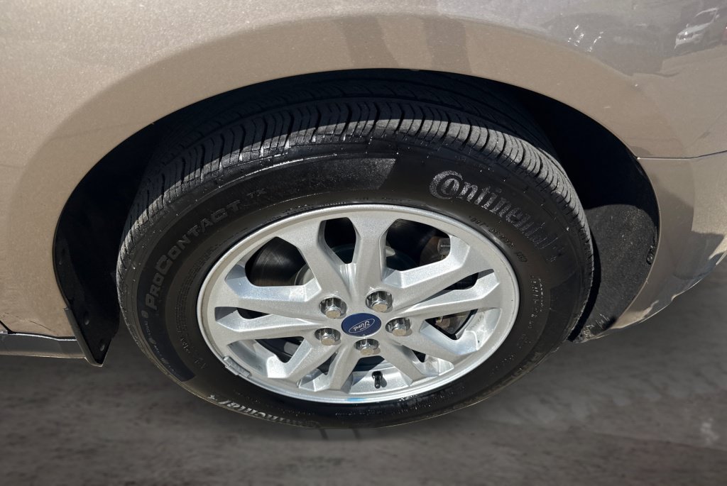 Used 2019 Ford Transit Connect XLT FWD image 14