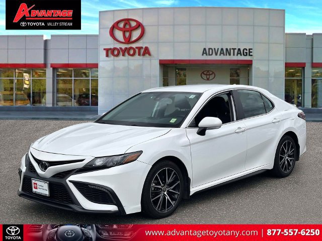 Used 2023 Toyota Camry SE w/ Convenience Package AWD/4WD image 4