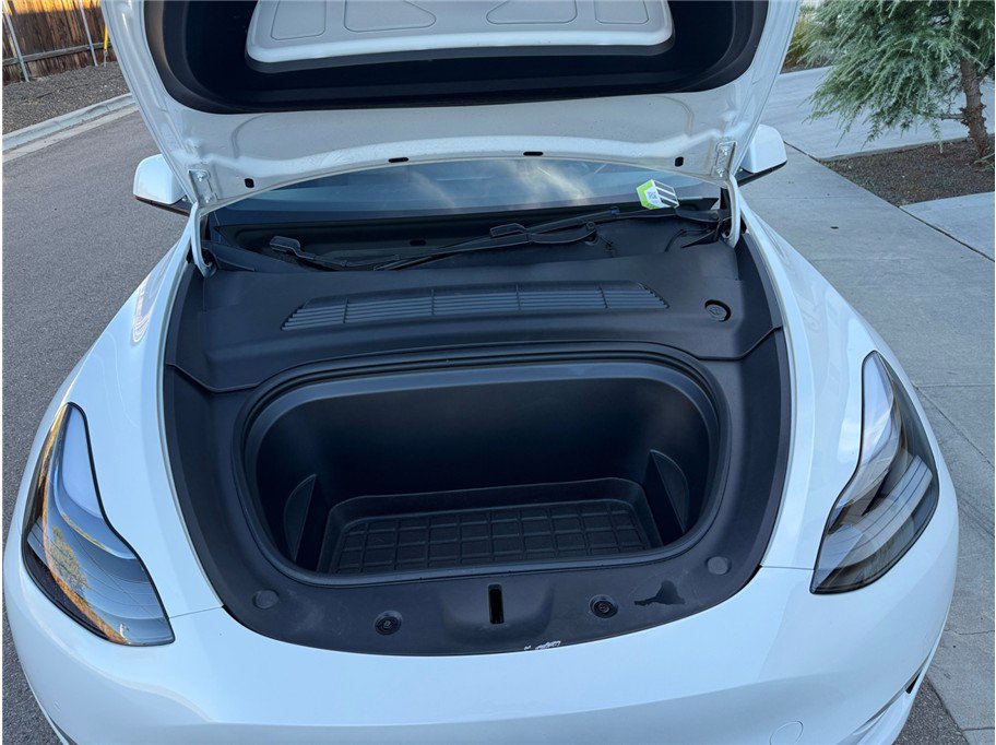 Used 2020 Tesla Model Y Long Range image 50