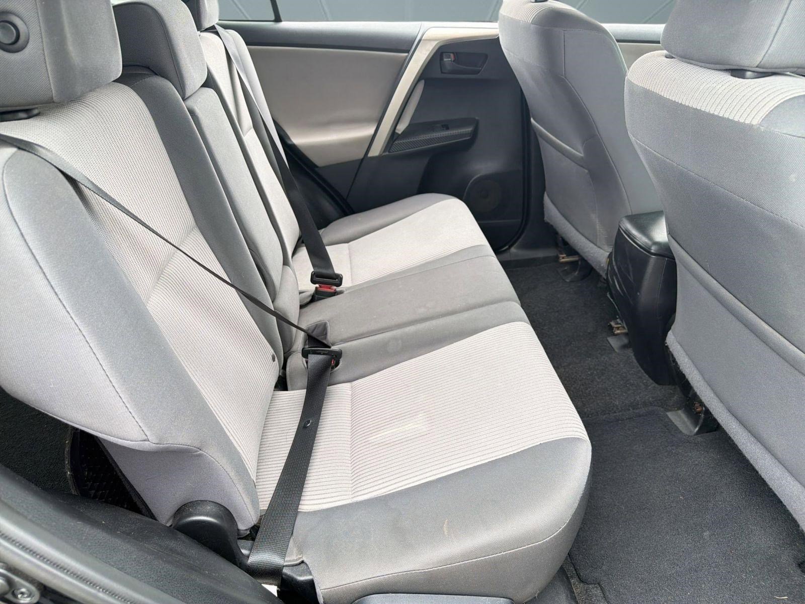 Used 2015 Toyota RAV4 LE AWD/4WD image 29