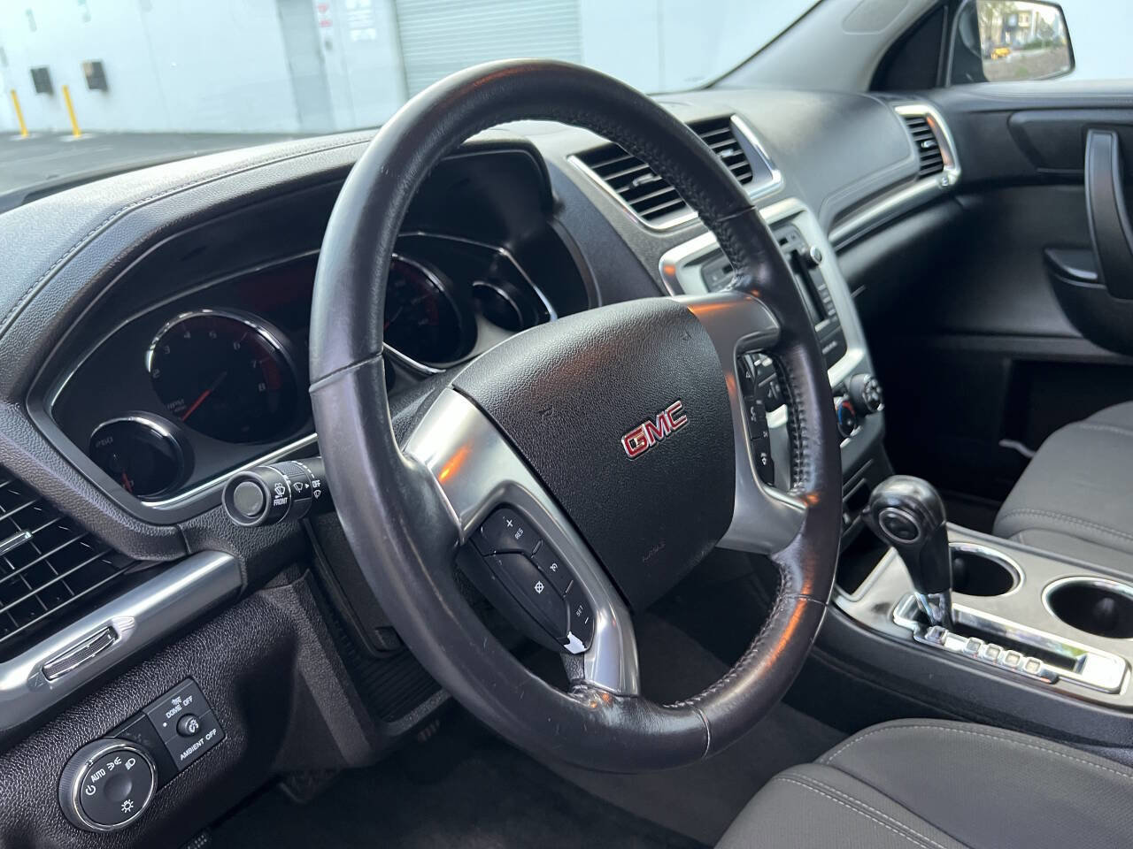 Used 2013 GMC Acadia SLE image 17