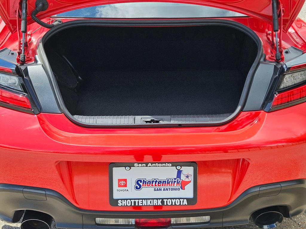 Used 2025 Toyota GR86 Premium w/ Performance Package RWD image 12