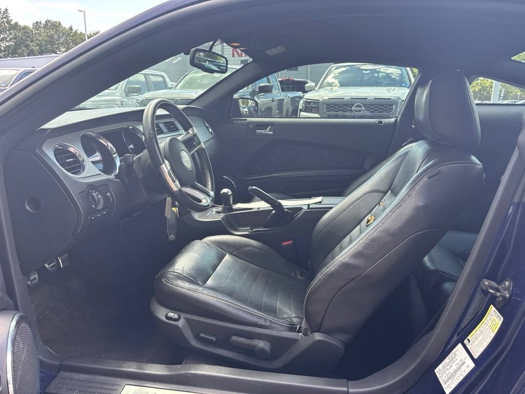 Used 2011 Ford Mustang Premium w/ 203A Rapid Spec Order Code RWD image 2