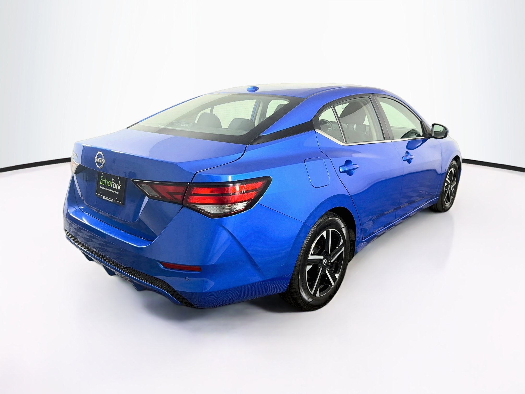 Used 2025 Nissan Sentra SV FWD image 9