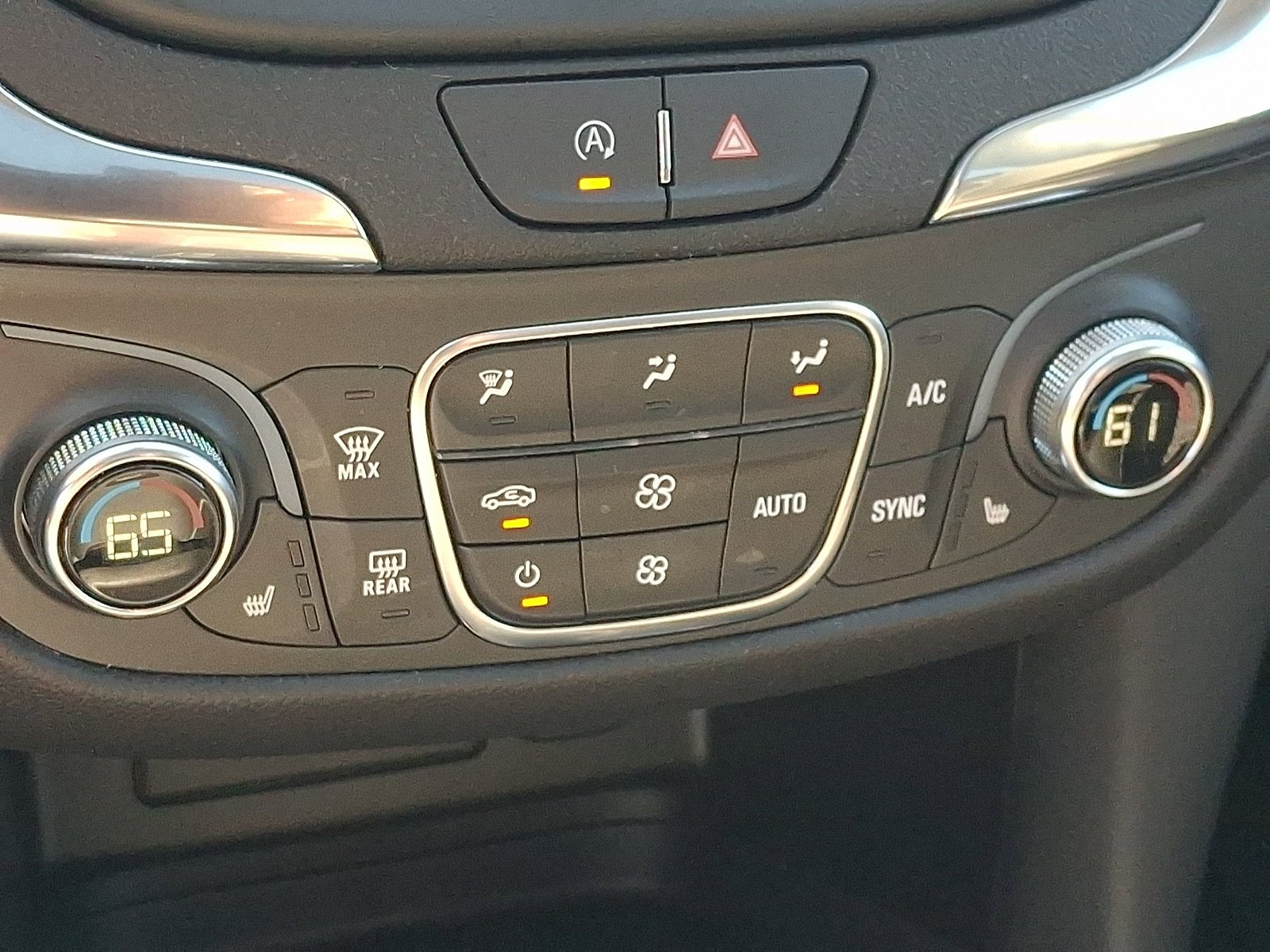 Used 2024 Chevrolet Equinox LT w/ LPO, Floor Liner Package AWD/4WD image 17
