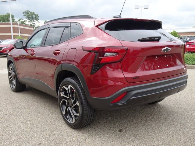 Certified 2024 Chevrolet Trax RS w/ Driver Confidence Package image 5
