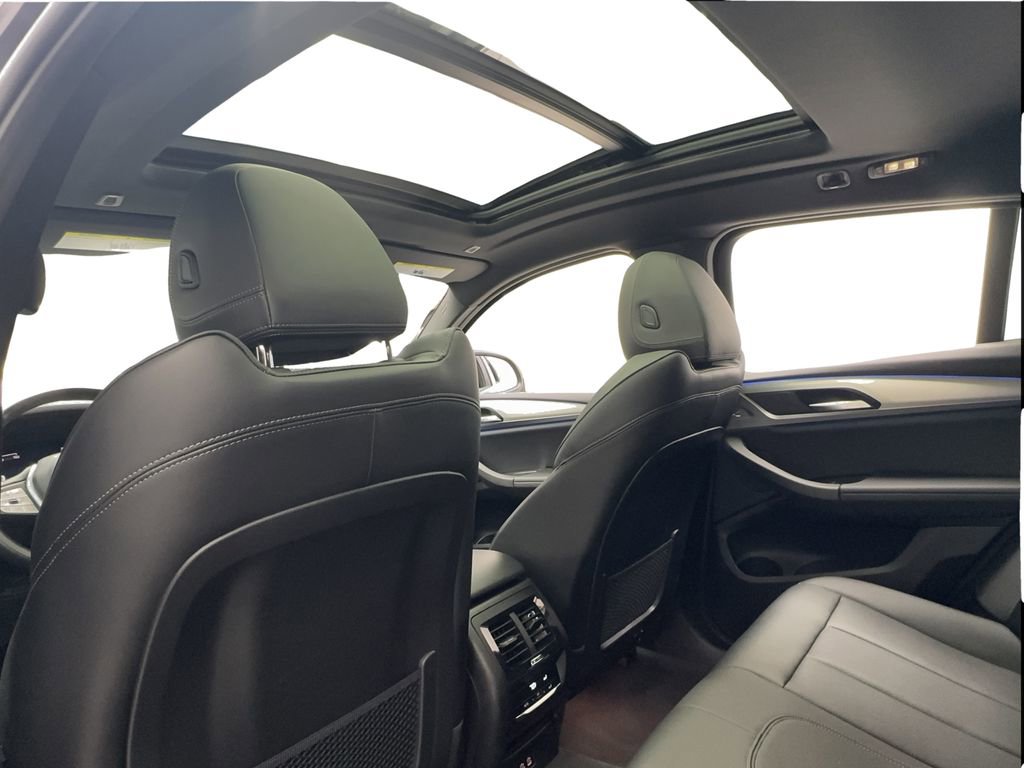 Used 2025 BMW X4 xDrive30i image 27
