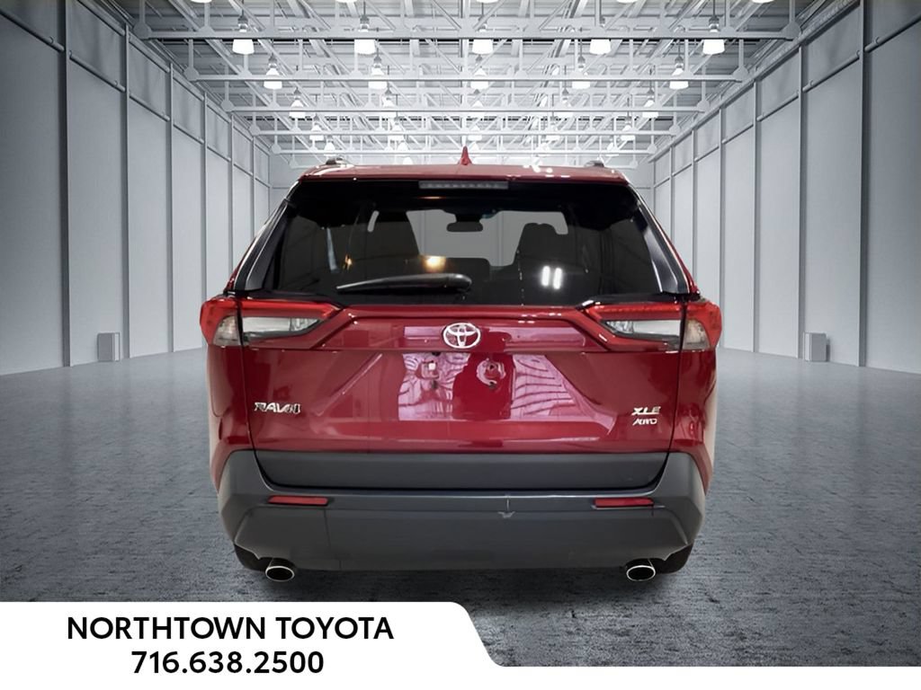 Used 2025 Toyota RAV4 XLE AWD/4WD image 28